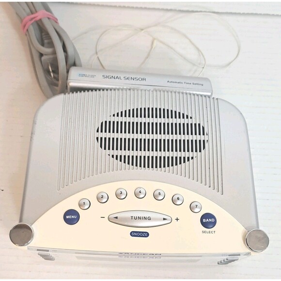 Sangean RCR-22 Atomic Digital Alarm Clock AM/FM 2 Bands Radio 2 Bands Time - Picture 3 of 7